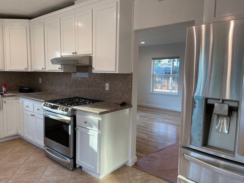 Primary Photo - 320 N 18th St