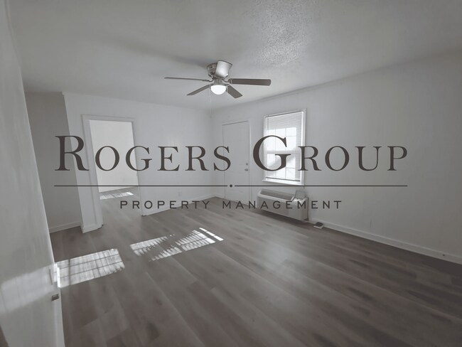 Building Photo - #450 - 412-414 Ridley St Duplex