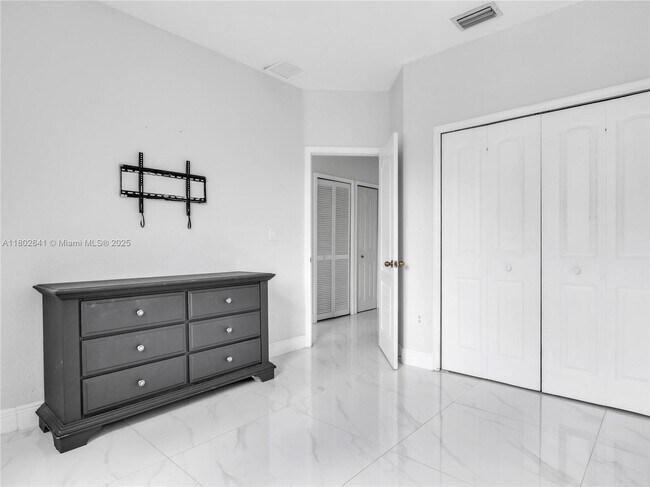 Building Photo - 16628 SW 47th Terrace