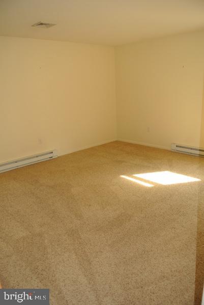 Building Photo - 421 Park Hills Dr
