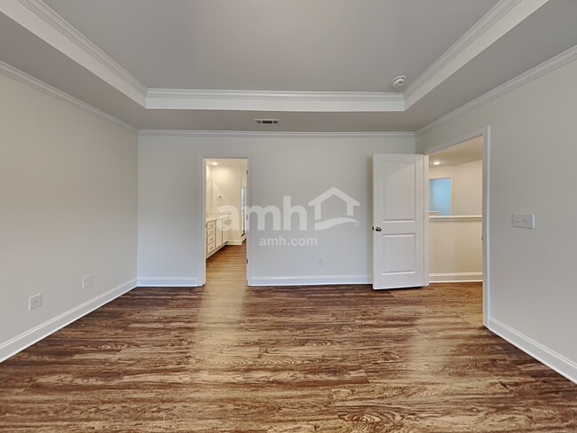 Building Photo - 3250 Oakfields Rd