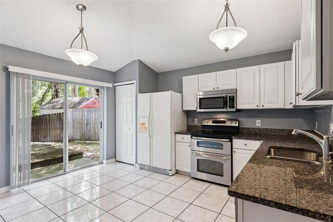 Building Photo - 3308 Erskine Dr