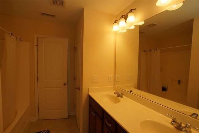 Building Photo - 2236 Stoney Spring Dr