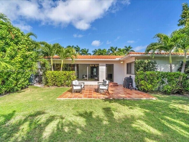 Building Photo - 920 W 47th Ct