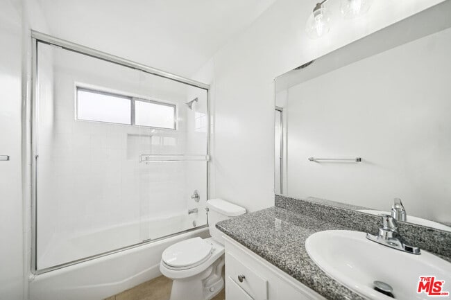 Building Photo - 7548 Hampton Ave