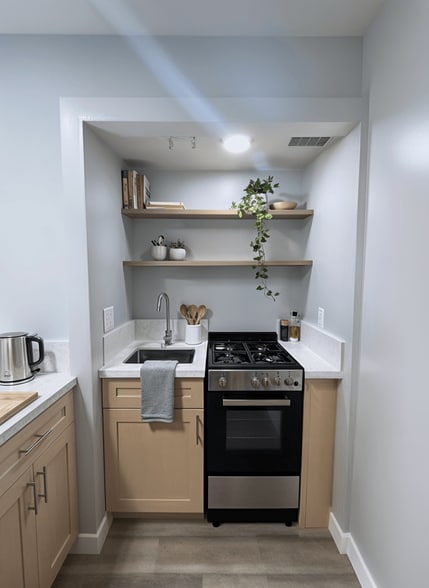 Building Photo - Strathmore Veteran