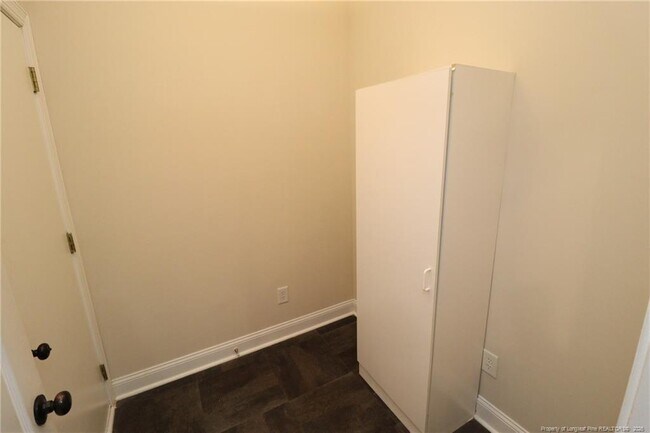 Building Photo - 214 Sylvia Ln