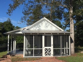 Building Photo - 2708 Shandy Ln