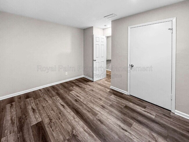 Building Photo - 3744 Estelle Ave