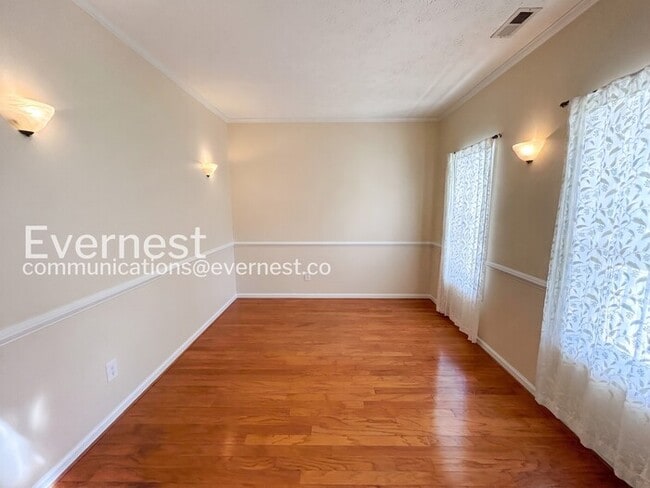 Building Photo - 4 Bed - 2.5 Bath Spacious Home with Modern Amenities and Community Perks / Available Now!