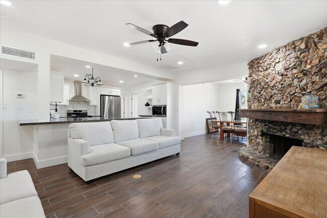 Building Photo - 38466 N Basin Rd