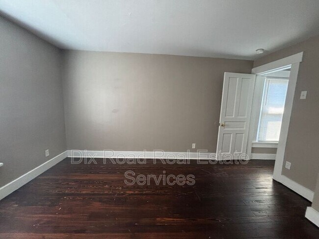 Building Photo - 67 S McGee St