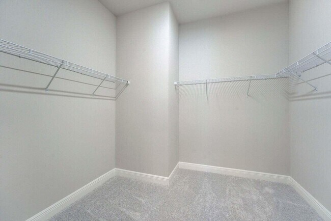 Building Photo - 9296 Crestview Cir