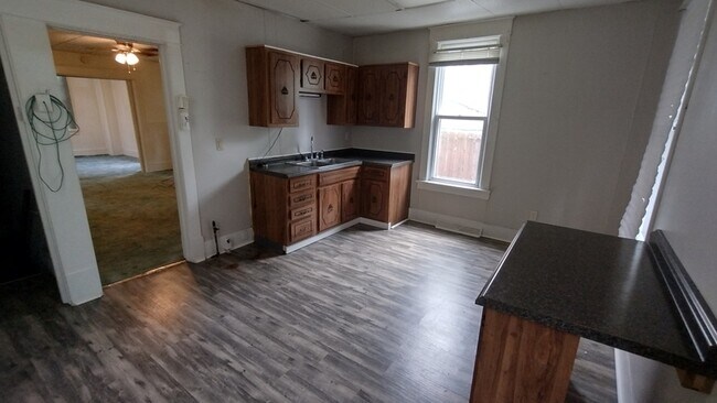 Building Photo - 307 Summit Ave