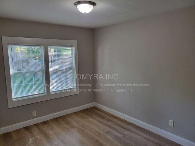 Building Photo - Charming 2 Bedroom Duplex Unit in Atlanta!