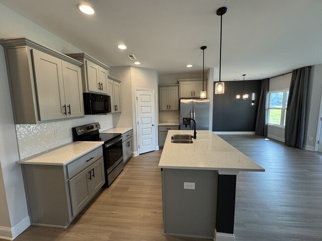 Building Photo - 16688 Demi Dr