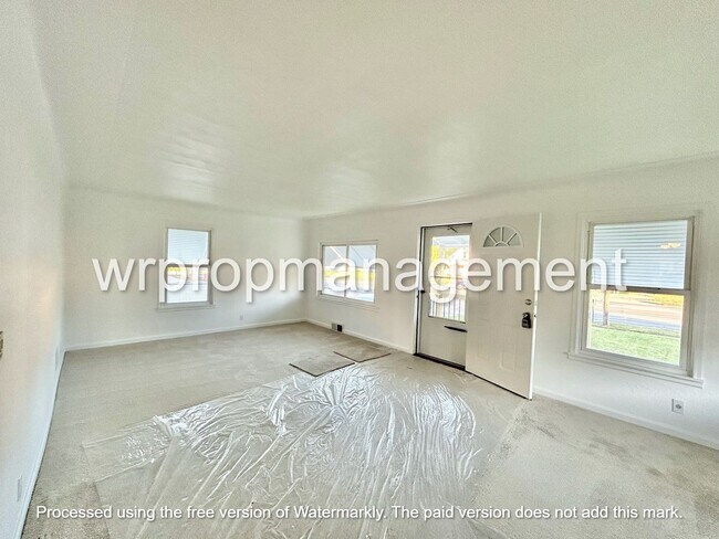 Building Photo - 2 Bed 1 Bath House in Washington Local Sch...