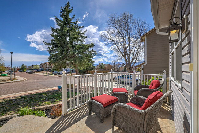 Building Photo - 6674 Chantilly-
