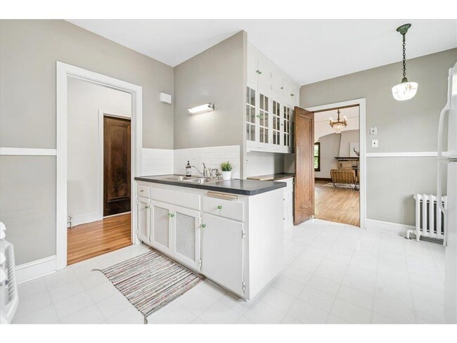 Building Photo - 4948 Lyndale Ave S