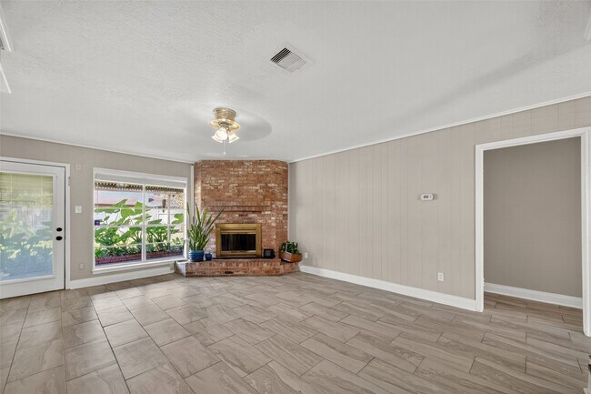 Building Photo - 11447 Kirkvalley Dr