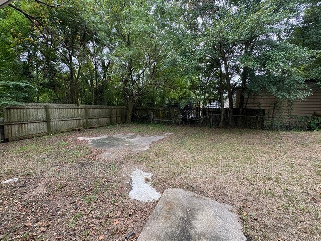 Building Photo - 4450 Englewood Ave