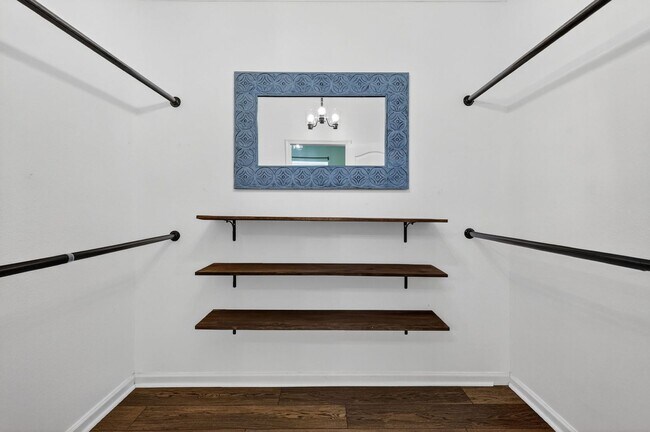 Building Photo - Charming and spacious home for rent in Leesburg!