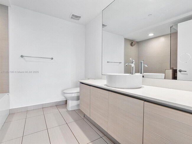 Building Photo - 4250 Biscayne Blvd