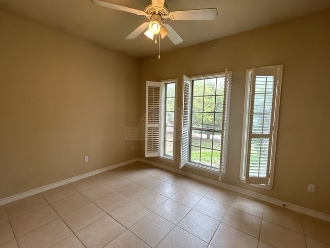 Building Photo - 808 Danny Cir