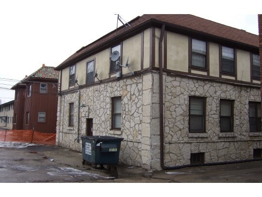 Building Photo - 2130 Auburn Apartments