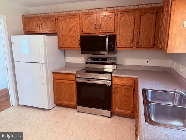 Building Photo - 1205 Elm St