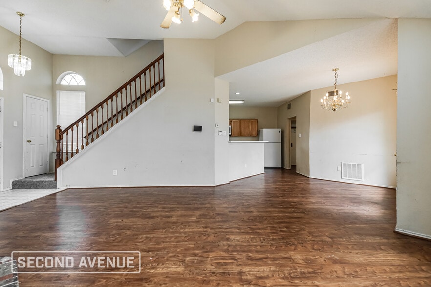 Building Photo - 2124 Amber Springs