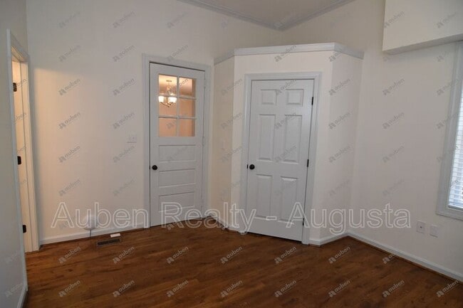 Building Photo - 239 Greene St