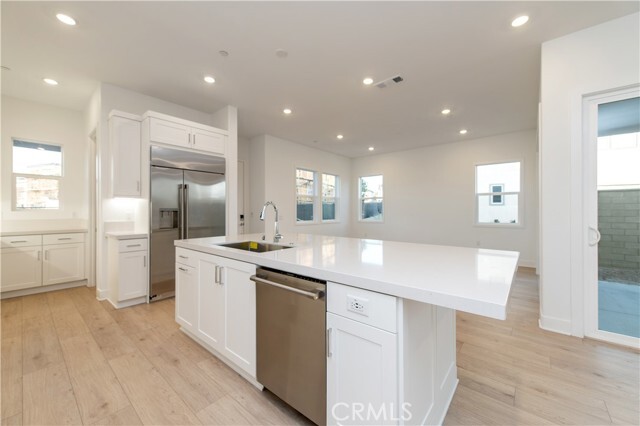 Building Photo - 548 Mulligan