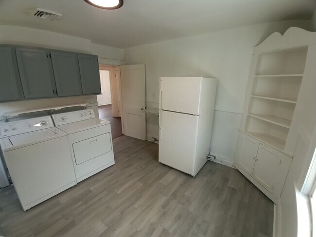 Building Photo - 2717 Marlboro Ave