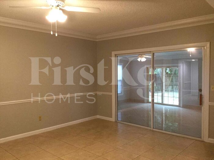 Building Photo - 7654 Balmy Ct