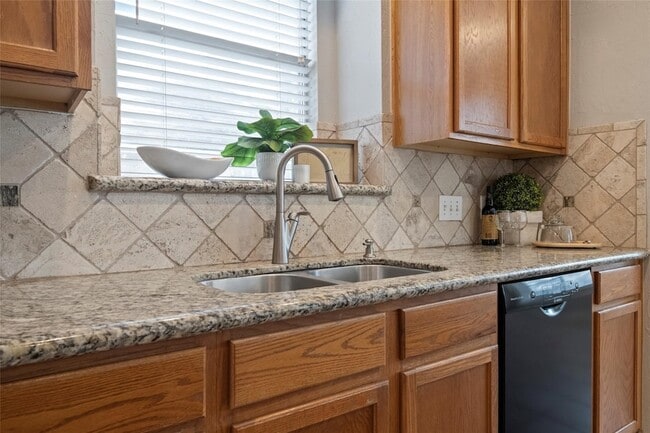 Building Photo - 35 N York Gate Ct