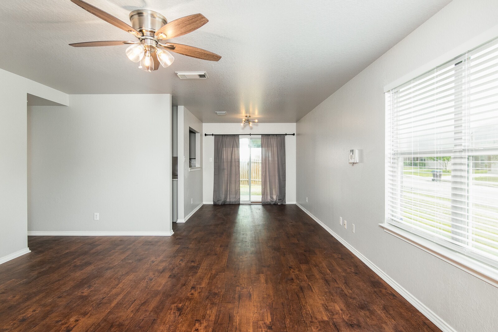 Living/ Dining - 7902 Morning Grove