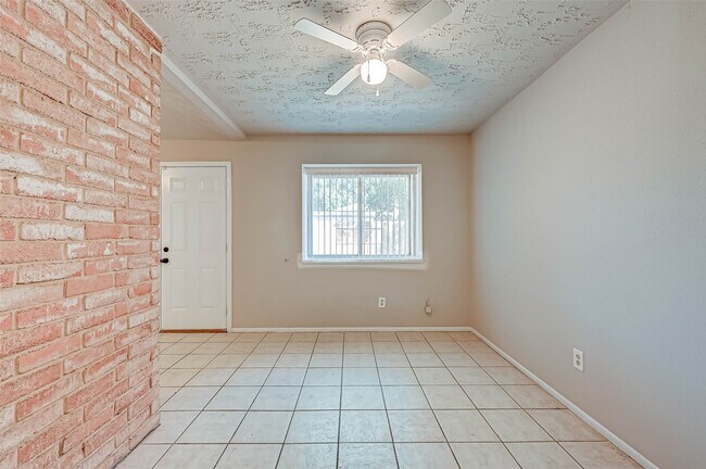 Building Photo - 24130 Silversmith Ln