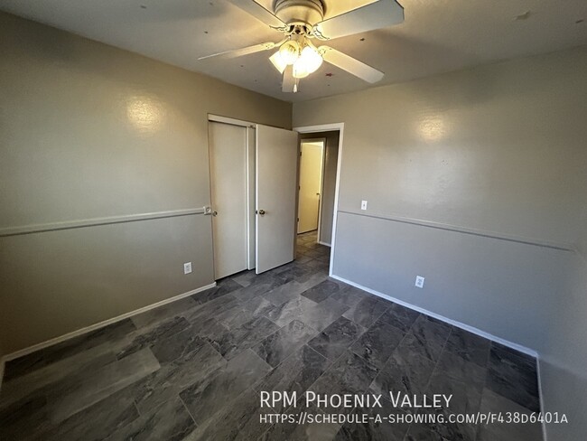 Building Photo - Open Concept 4 Bed/2 Bath W/ New Paint & N...