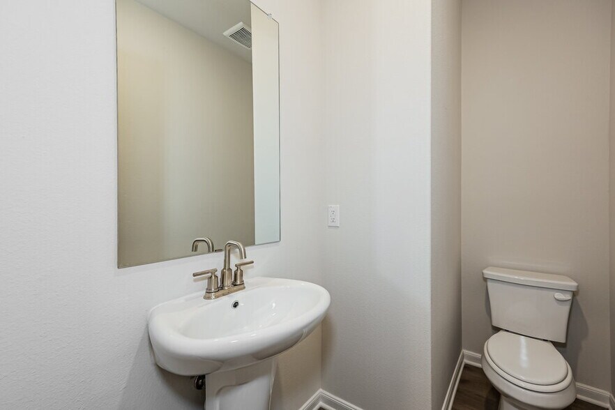 Building Photo - 1442 Reiner Dr