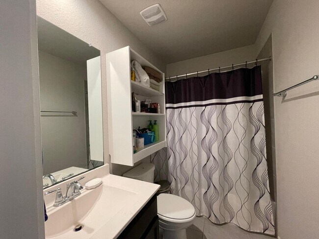 Building Photo - 3326 Sumac Dr