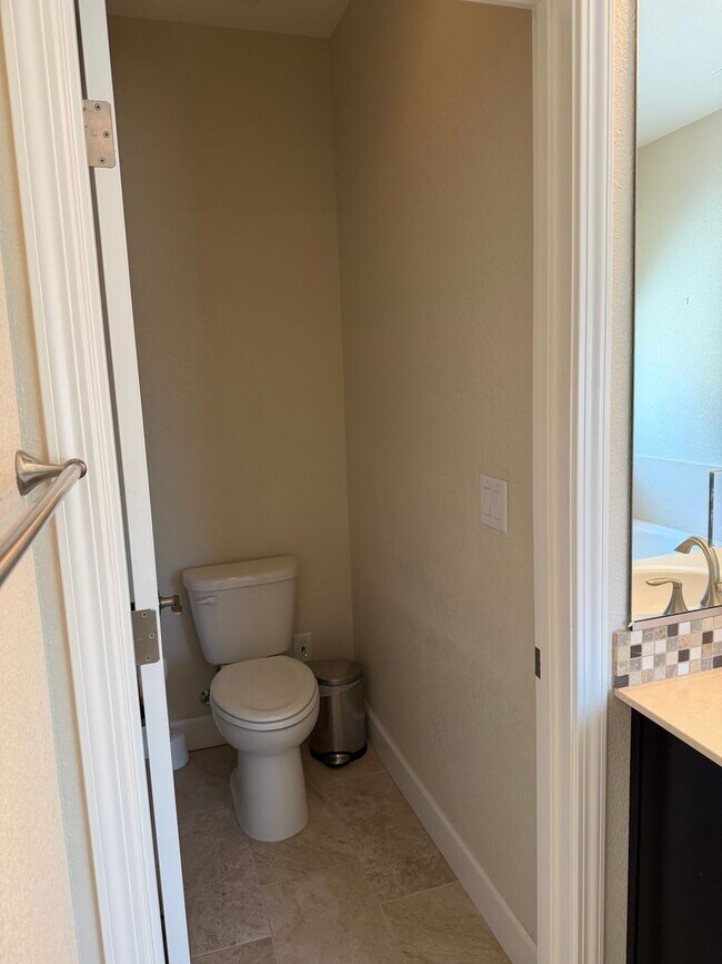 Building Photo - 4668 Lue Ln