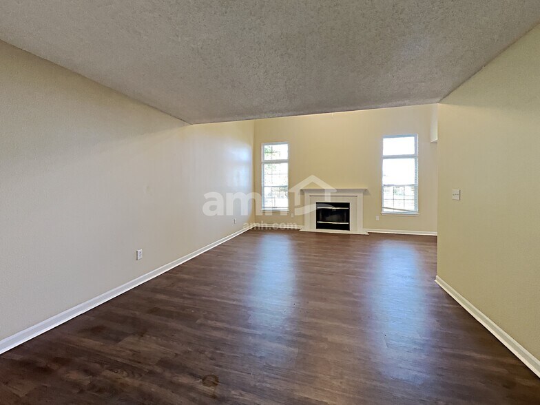 Building Photo - 11946 Sapling Cir