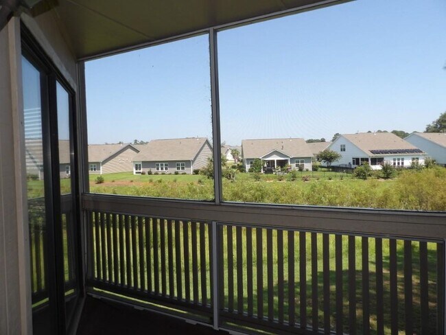 Building Photo - 4230 Pinehurst Cir