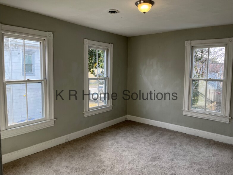 Building Photo - 246 Hatton St