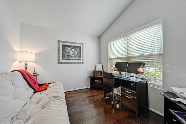 Building Photo - Charming 3/2 in Garlic Creek | Corner Lot | Move-In Ready
