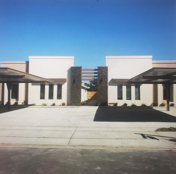 Building Photo - 1516 Coyote Hills