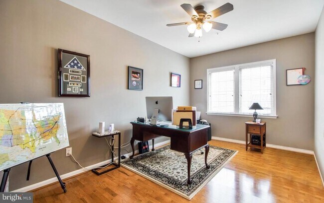 Building Photo - 913 Pleasant Dr