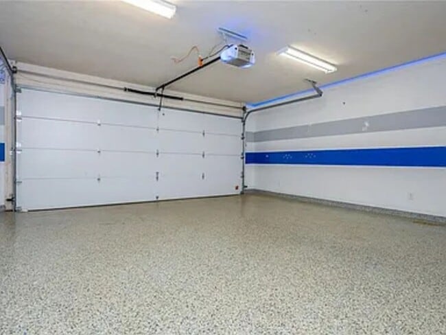 Building Photo - 5022 Anclote Dr