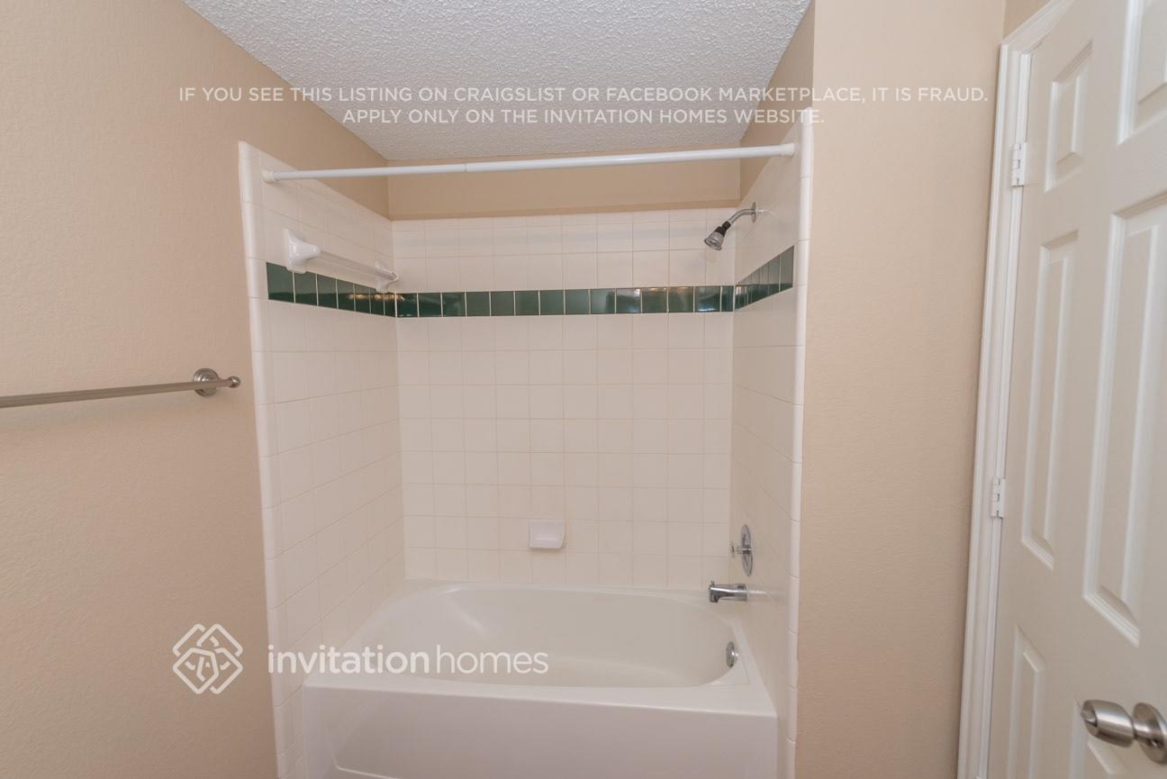 Building Photo - 5010 Ridgefield Ct